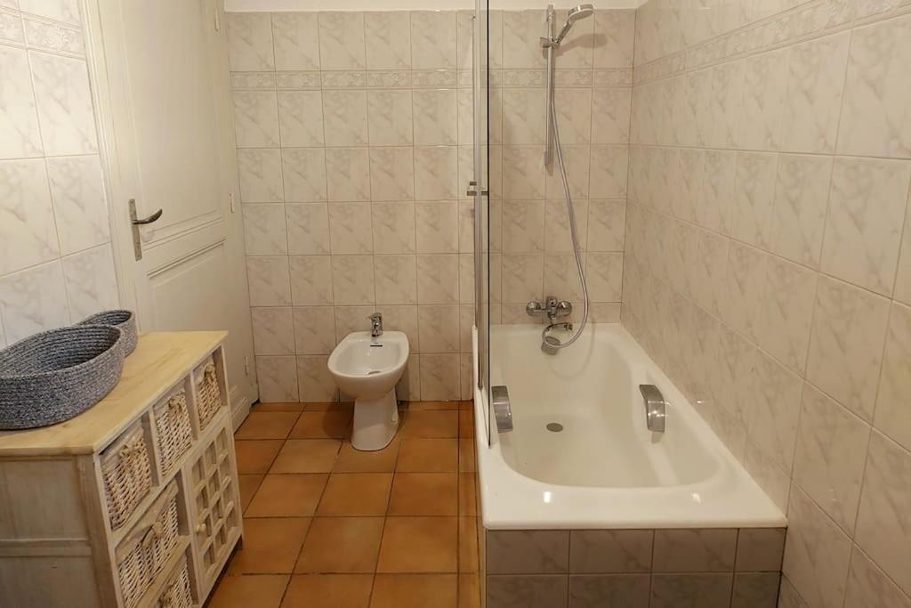 Entre Pierre Et Vigne - Charming Former Winery Farmhouse With Hot Tub & Swimming Pool Monestier  Extérieur photo